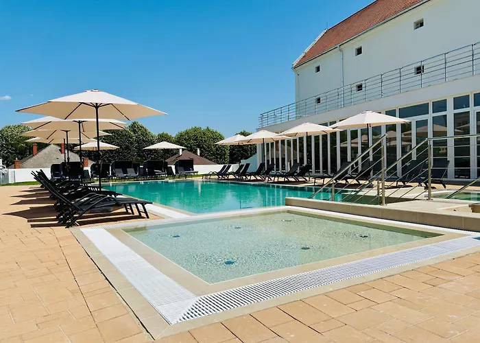 Ce Plaza Hotel