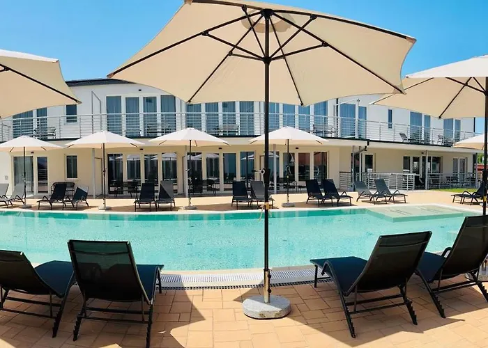 Ce Plaza Hotel