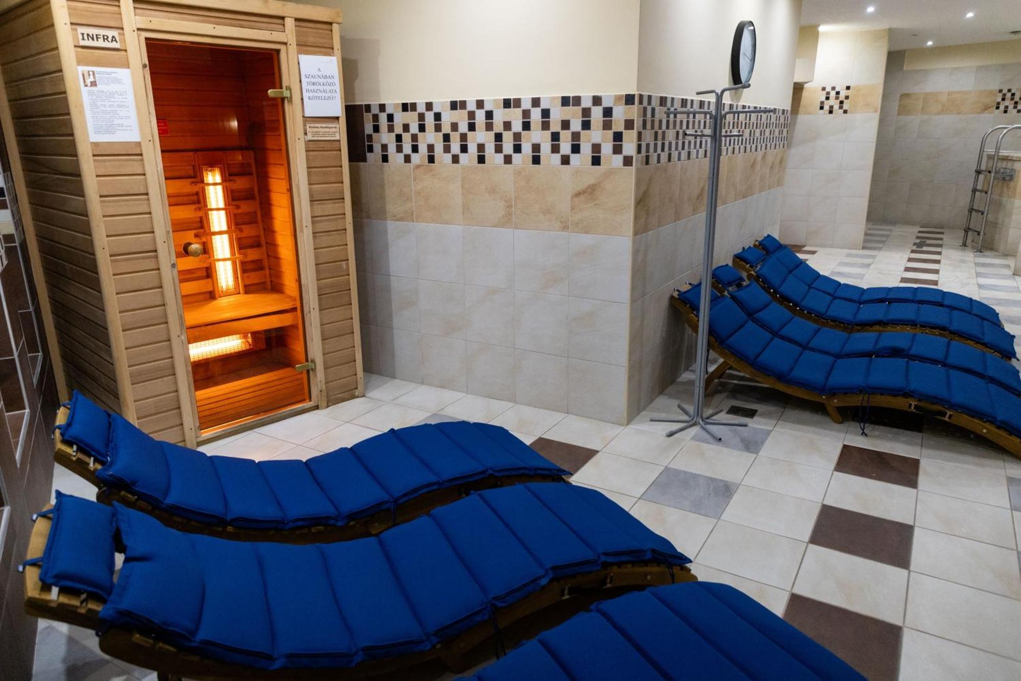 Hotel Ce Plaza 4*